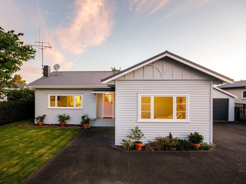 66 Naylor Street, Hamilton East, Hamilton - Carousel 1