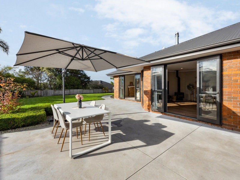 48 Magellan Rise, Flagstaff, Hamilton - Carousel 3