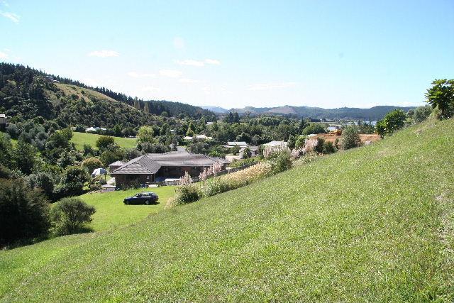 4 Governors Heights, Whangamatā - Carousel 2