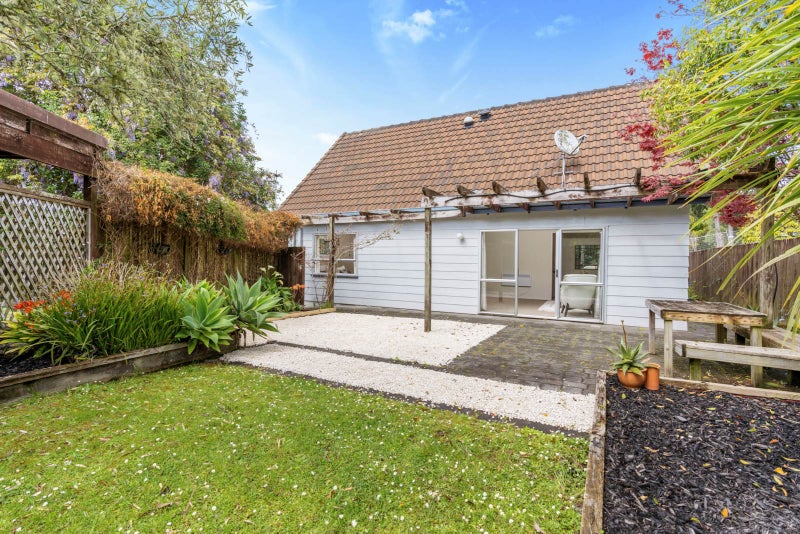 2/83 John Downs Drive, Browns Bay, Auckland - Carousel 2