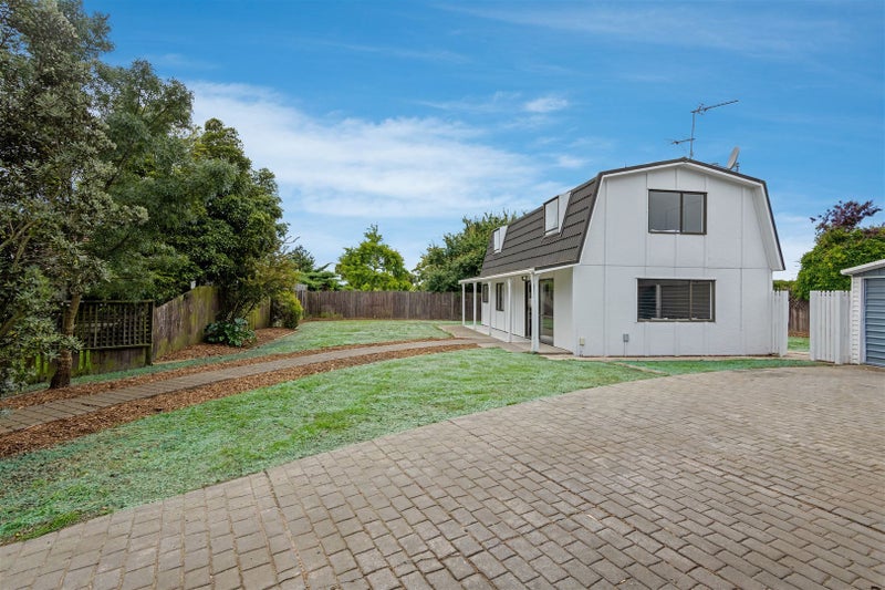37 McHaffies Place, Wainoni, Christchurch - Carousel 17