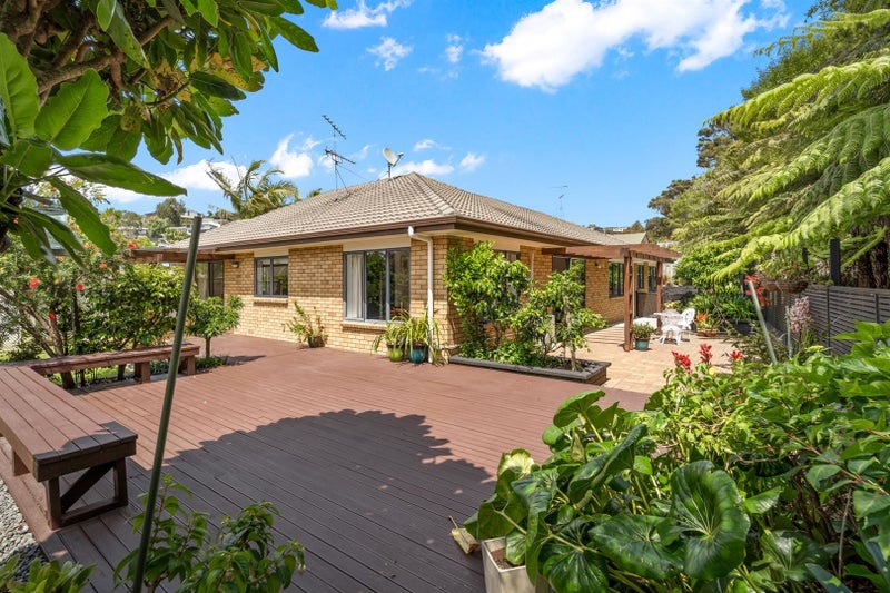 17 Kate Sheppard Avenue, Torbay, Auckland - Carousel 1