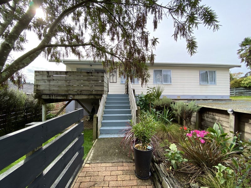 17 Amber Grove, Birchville, Upper Hutt - Carousel 2