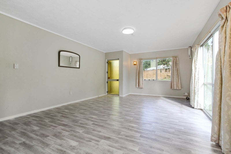 43 Kohekohe Street, New Lynn, Auckland - Carousel 2