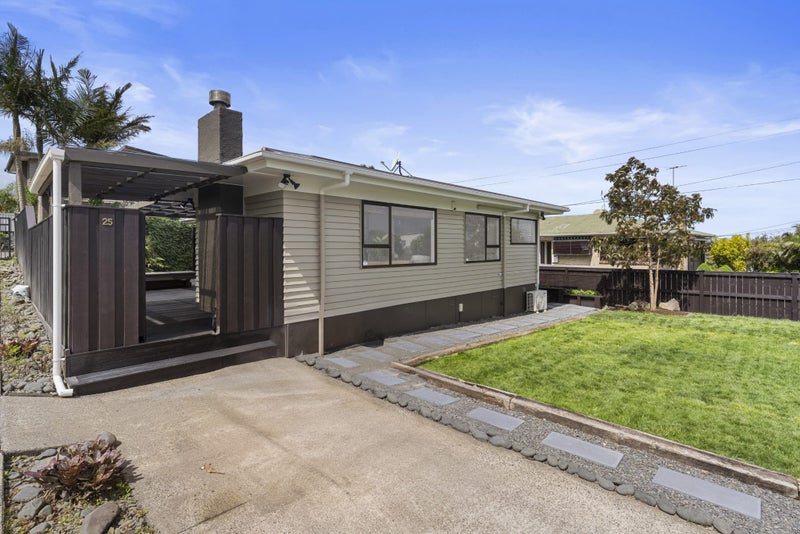 25 Putini Road, Mangere Bridge, Auckland - Carousel 1