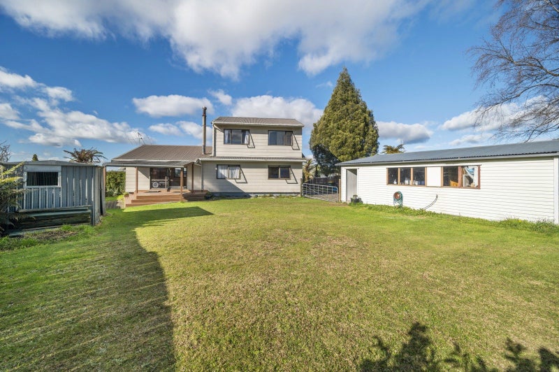10 Amber Place, Pukehangi, Rotorua - Carousel 1