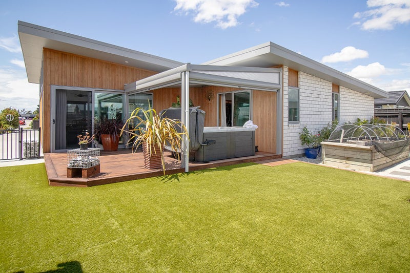 15 Mustang Alley, Burleigh, Blenheim - Carousel 1