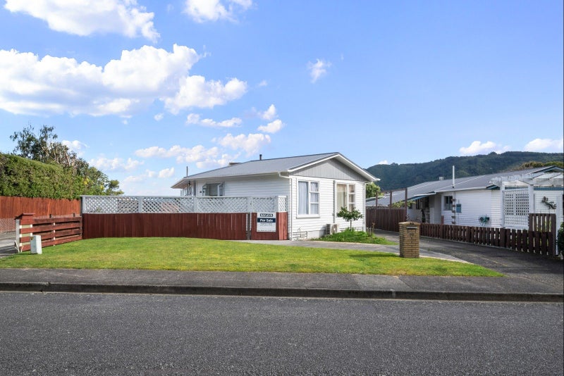 20 Vista Crescent, Maoribank, Upper Hutt - Carousel 2
