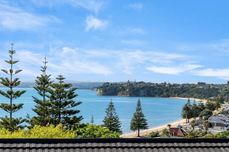 166 Clovelly Road, Bucklands Beach, Auckland - Carousel 1