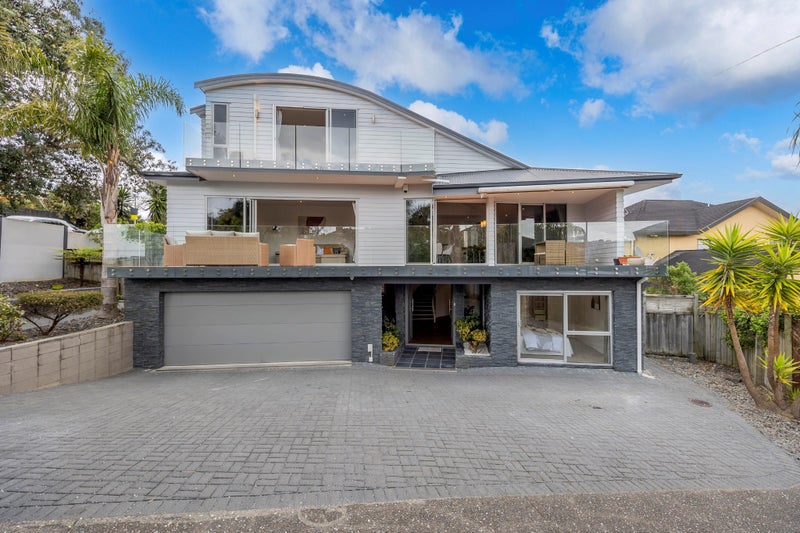 35 Browns Bay Road, Browns Bay, Auckland - Carousel 1
