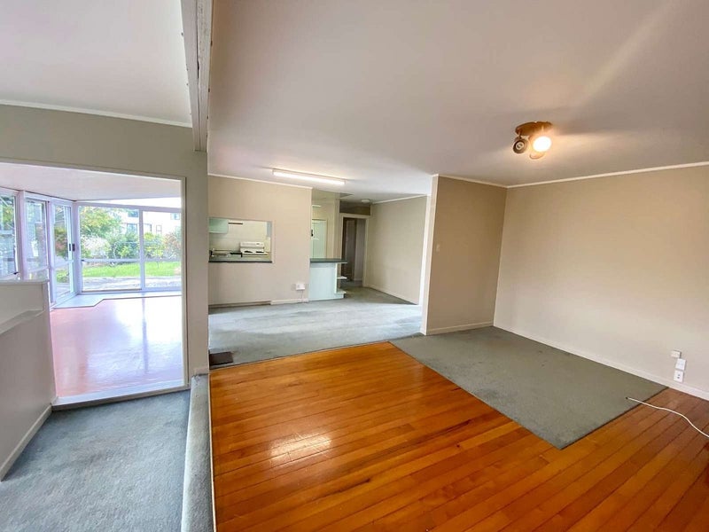 35 Sunnyside Road, Sunnyvale, Auckland - Carousel 1