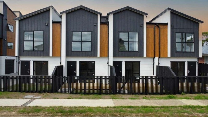 2/2 Anthony Place, Pakuranga, Auckland - Carousel 1