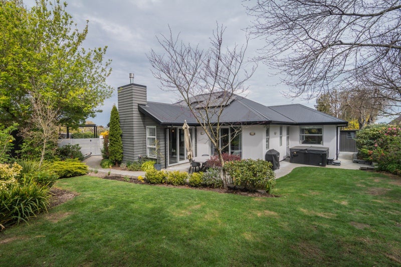 8 Glenview Terrace, Highfield, Timaru - Carousel 1