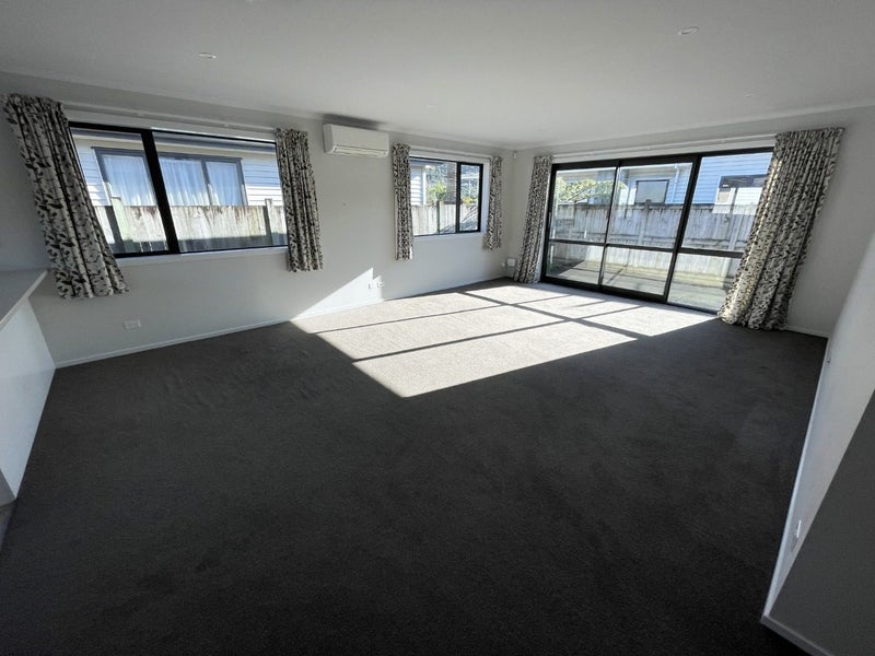 165A Stokes Valley Road, Stokes Valley, Lower Hutt - Carousel 2