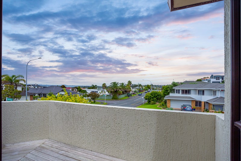 1/1 Bluefin Way, West Harbour, Auckland - Carousel 2