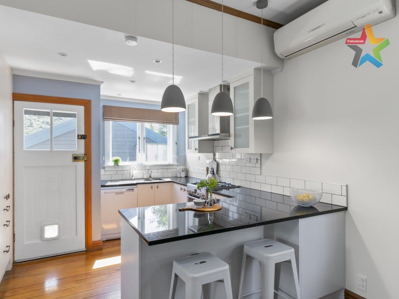 120D Oban Street, Wadestown, Wellington - Carousel 2