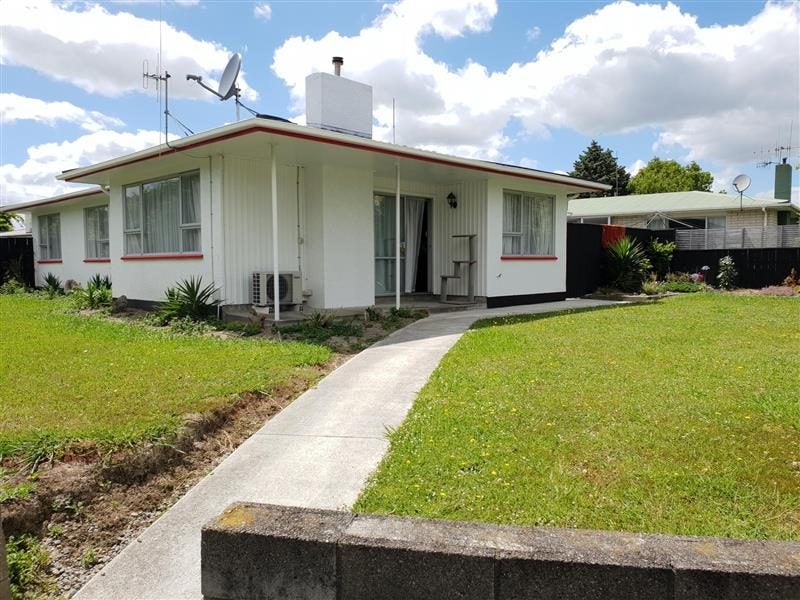 24 Motuoapa Place, Kelvin Grove, Palmerston North - Carousel 2