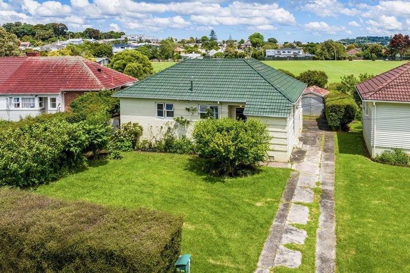 49 Fearon Avenue, Mount Roskill, Auckland - Carousel 1