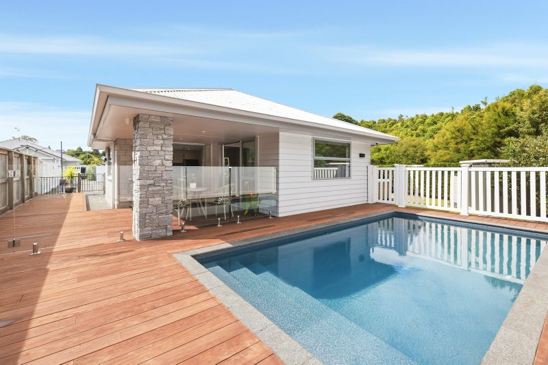 86 Pakanga Grove, Pyes Pa, Tauranga - Carousel 1