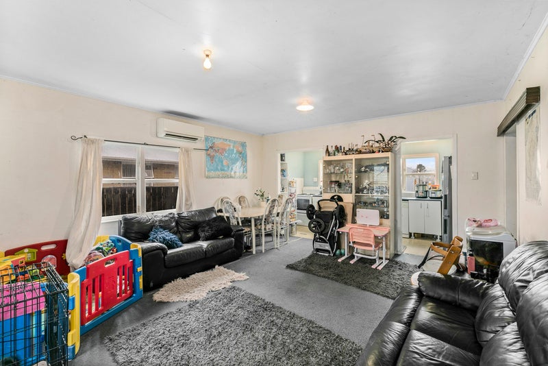 30 Parkway, Wainuiomata, Lower Hutt - Carousel 2