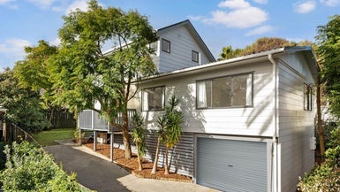 49A Kiwi Road, Point Chevalier, Auckland - Carousel 1