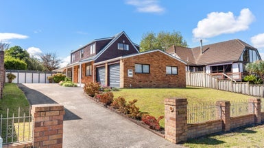 175 Carnoustie Drive, Wattle Downs, Auckland - Carousel 1