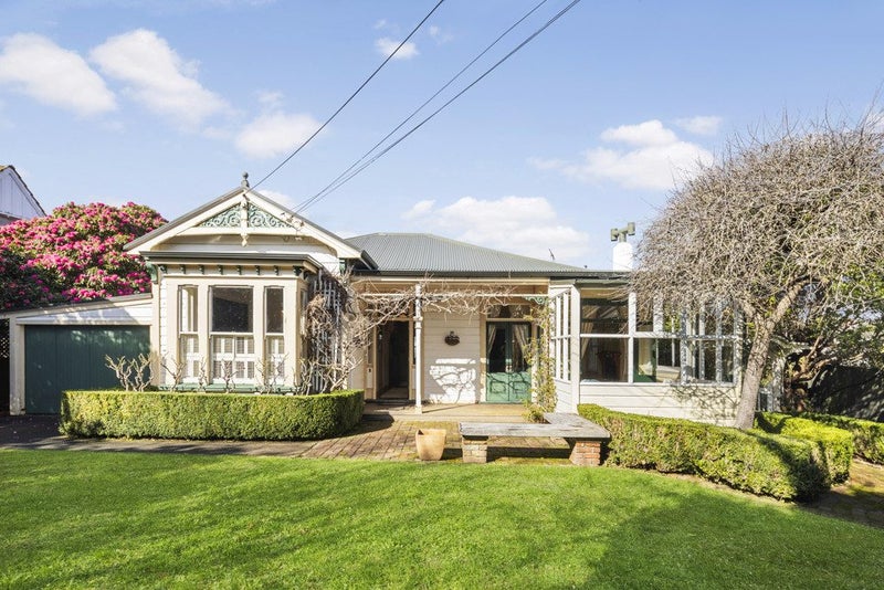 45 Box Hill, Khandallah, Wellington - Carousel 1