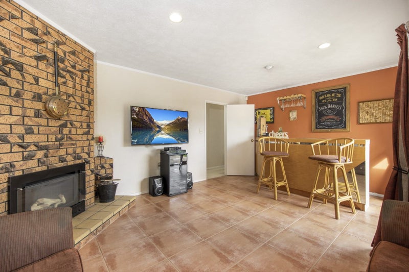 3 Carlinka Place, Conifer Grove, Takanini - Carousel 13