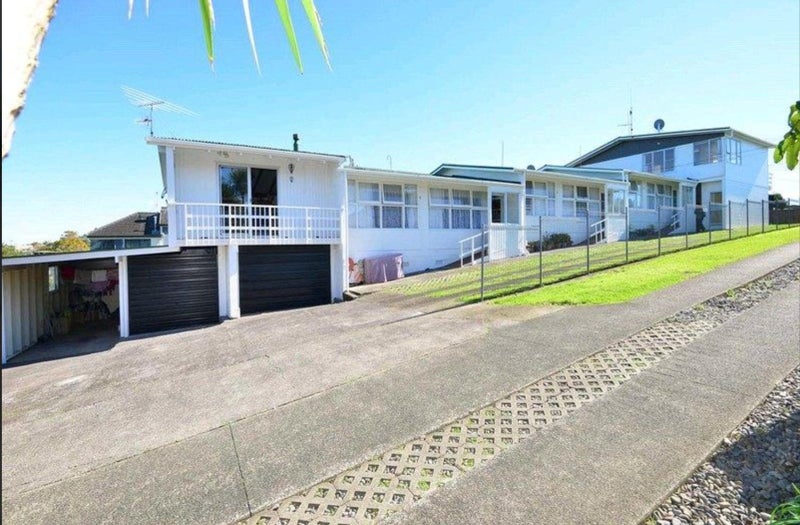 81 Pupuke Road, Northcote, Auckland - Carousel 1