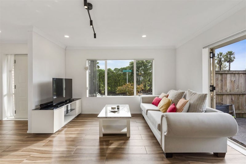 18 Brittas Place, East Tamaki, Auckland - Carousel 2