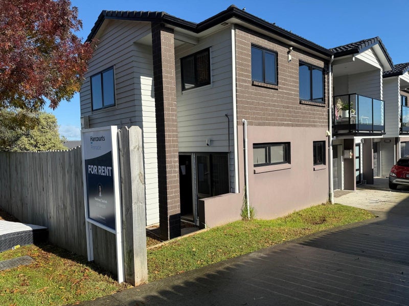 55A Everglade Drive, Goodwood Heights, Auckland - Carousel 1