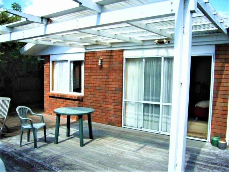 2/21 Kookaburra Place, Botany Downs, Auckland - Carousel 2