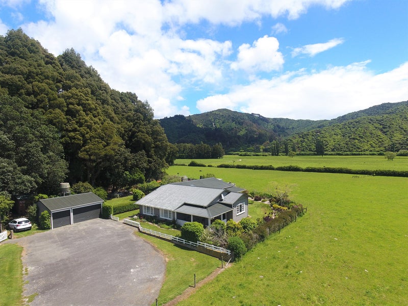 19 Mcshane Road, Takaka - Carousel 21