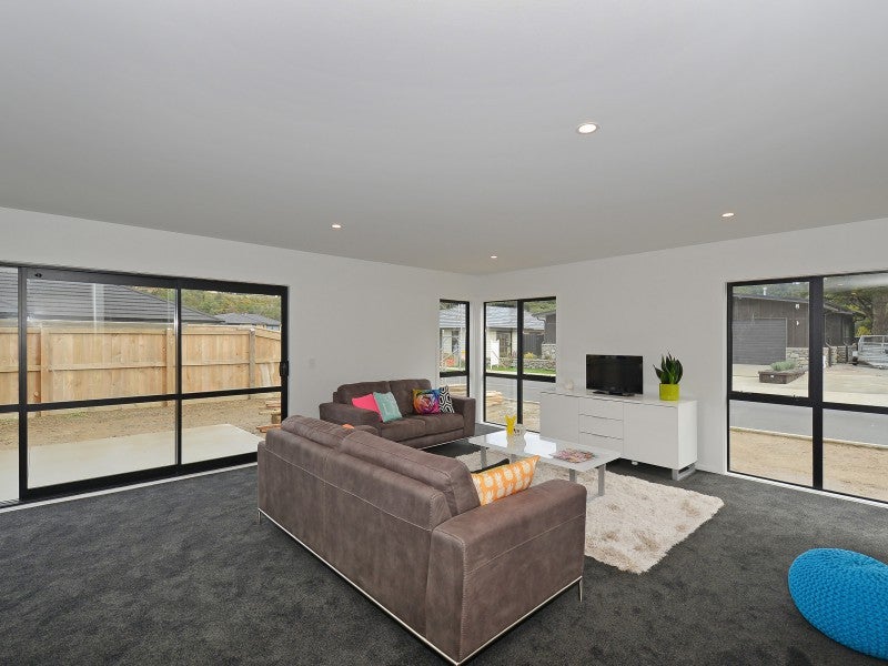 92 Riverstone Drive, Riverstone Terraces, Upper Hutt - Carousel 2