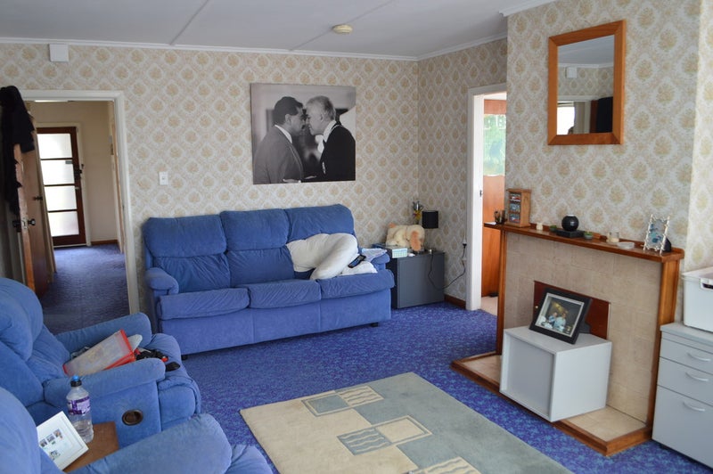 6 Brown Grove, Ranui, Porirua - Carousel 2