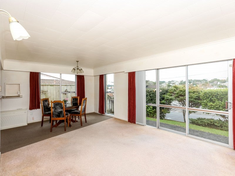3/10 Birdwood Avenue, Moturoa, New Plymouth - Carousel 2