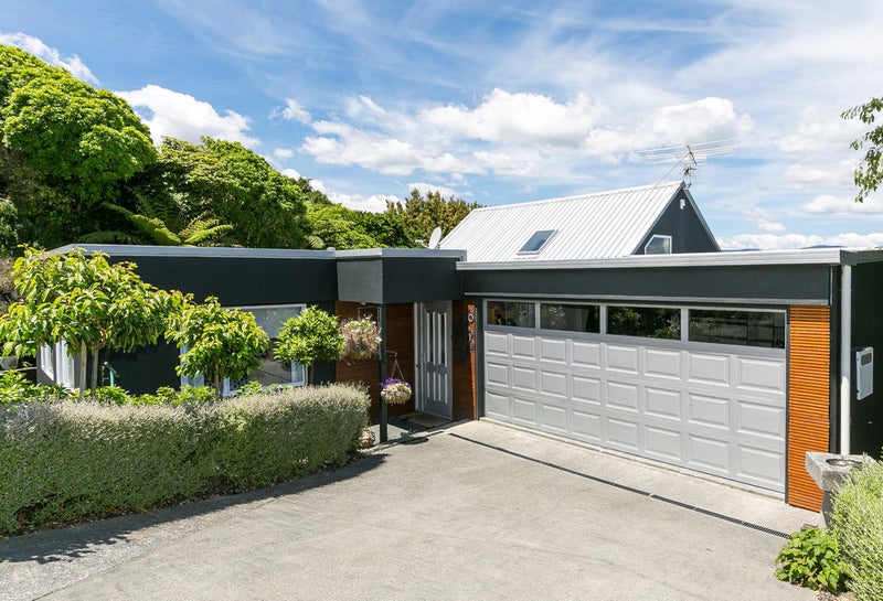 20 Camellia Terrace, Maungaraki, Lower Hutt - Carousel 1