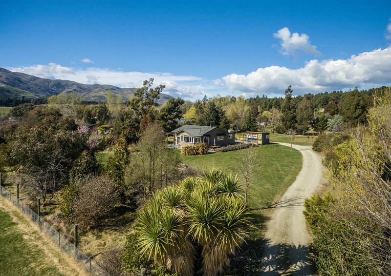 45 Loach Road, Wanaka - Carousel 1