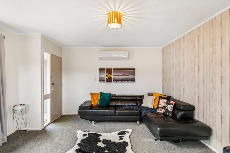 1/27 Mannering Place, Hillcrest, Auckland - Carousel 2