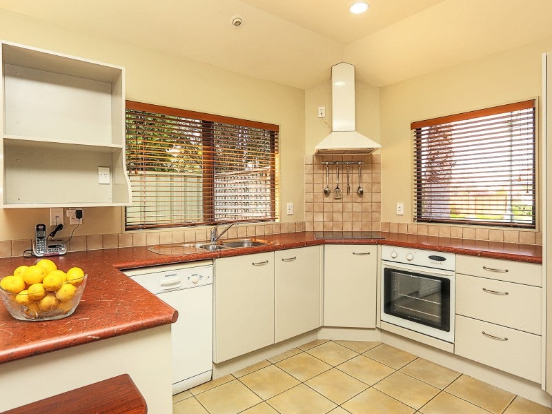 40 Kensington Drive, Taradale, Napier - Carousel 12