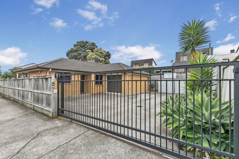 19A Alverston Street, Waterview, Auckland - Carousel 1