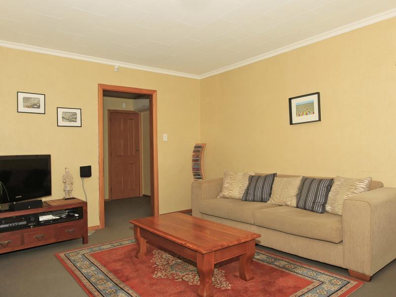 348 Oxford Terrace, Avalon, Lower Hutt - Carousel 2