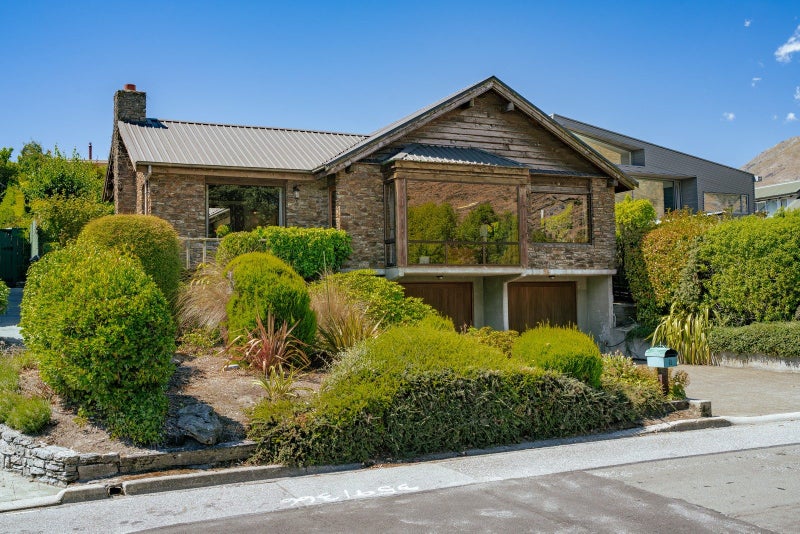 8 Lake Avenue, Frankton, Queenstown - Carousel 1