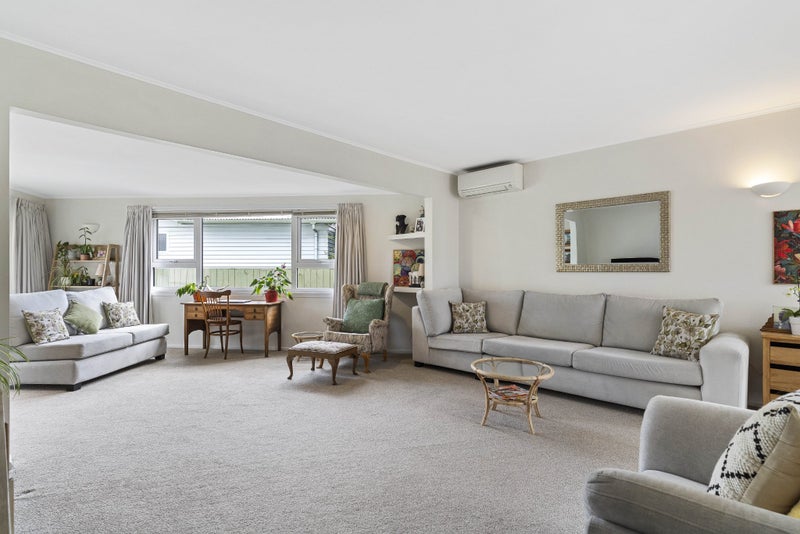 89 Gloria Avenue, Te Atatu Peninsula, Auckland - Carousel 2