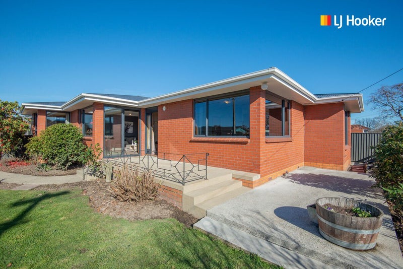 27 Forfar Street, Clyde Hill, Dunedin - Carousel 1