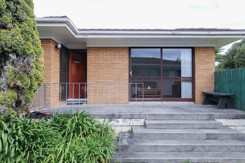 21 Lane Road, Weymouth, Auckland - Carousel 1