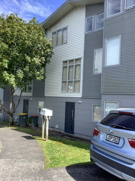 6/15 Andersons Road, Oteha, Auckland - Carousel 1