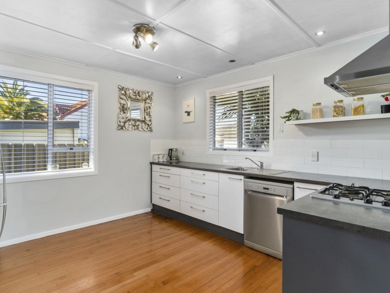 15A Queen Road, Bellevue, Tauranga - Carousel 2