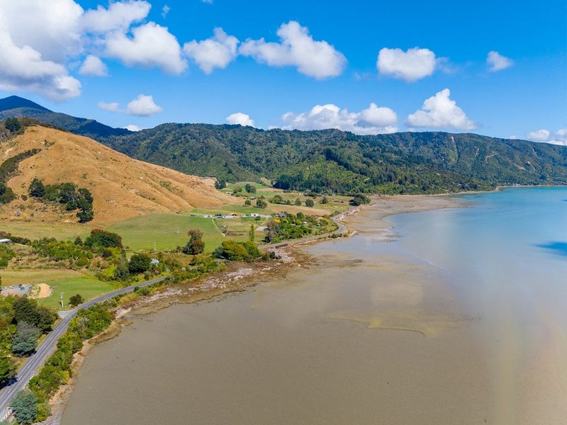 948 Queen Charlotte Drive, Picton - Carousel 48