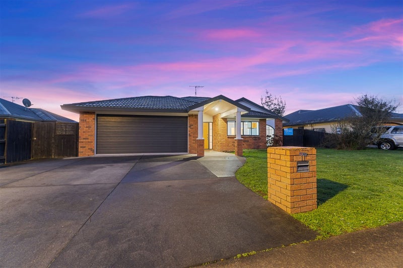11 Edenpark Drive, Rototuna North, Hamilton - Carousel 1
